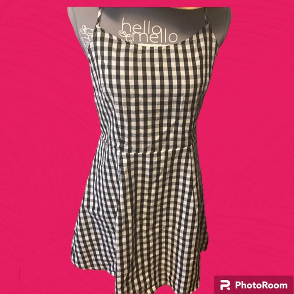 🌈Black & White spaghetti strap checkered plaid summer dress size medium🌈 - Picture 1 of 9